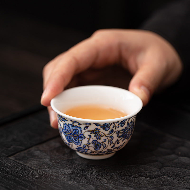 Blue and White Porcelain Tea Cup for Tea Tasting (Host Cup with Entwined Lotus Pattern, High - Grade Porcelain Light Luxury Personal Tea Bowl, Weighty Single Cup for Household Use)